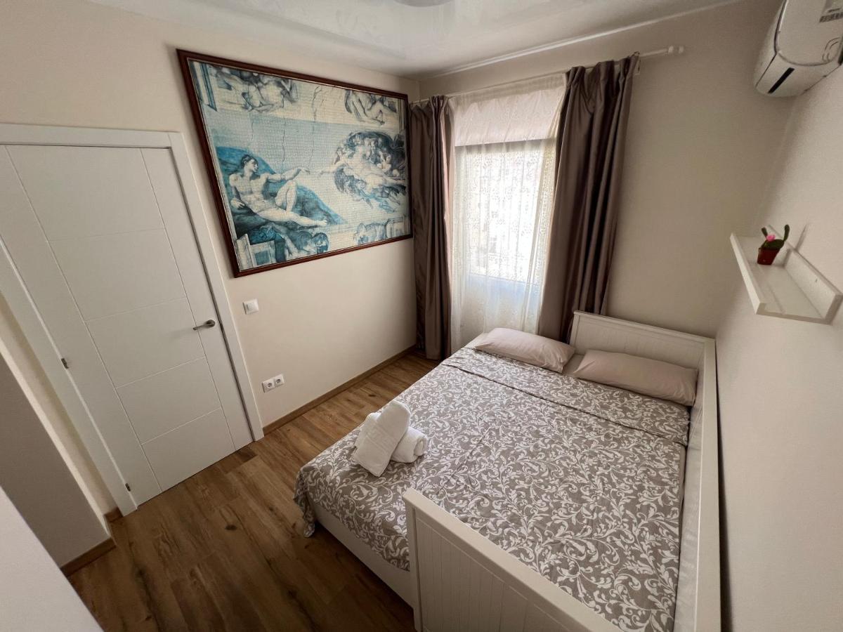 Genuar Apartments Malaga Center. Free Parking エクステリア 写真