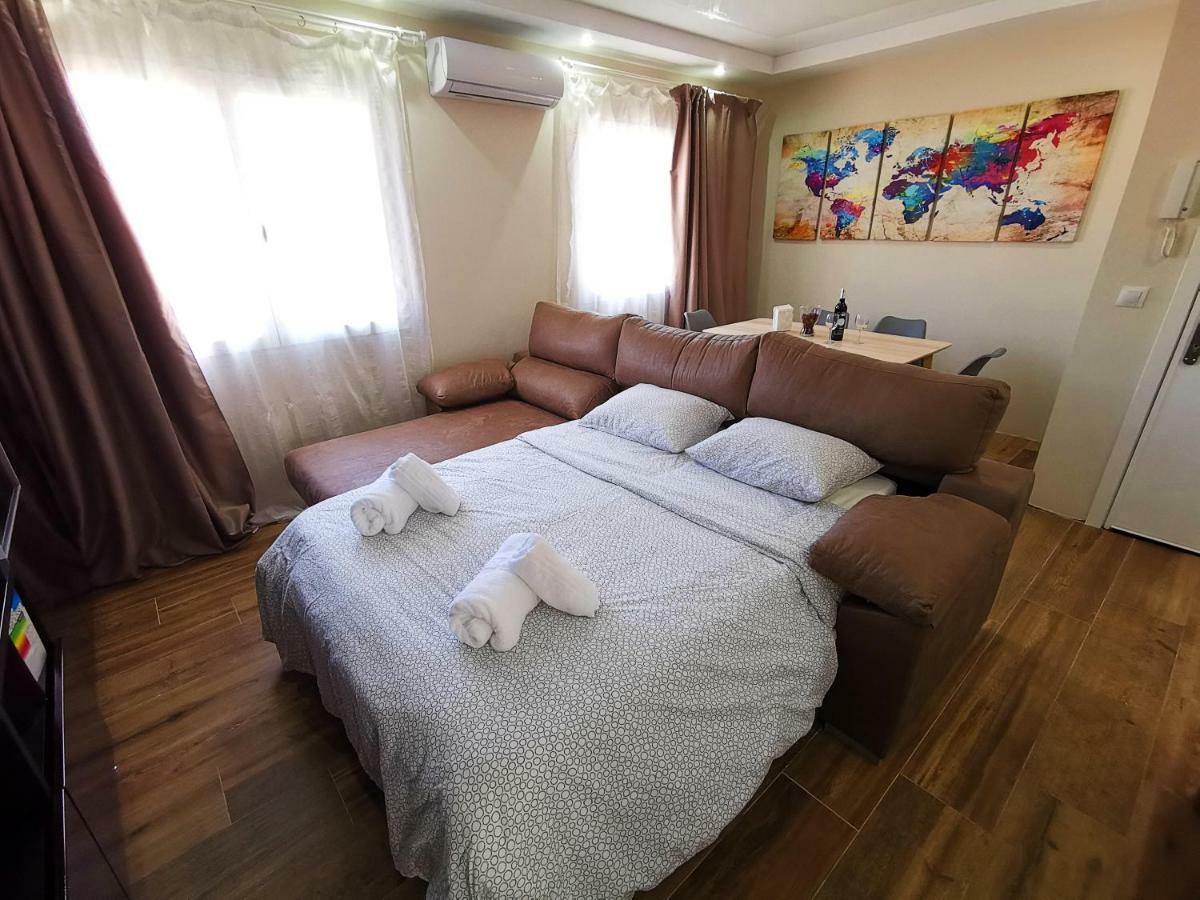 Genuar Apartments Malaga Center. Free Parking エクステリア 写真